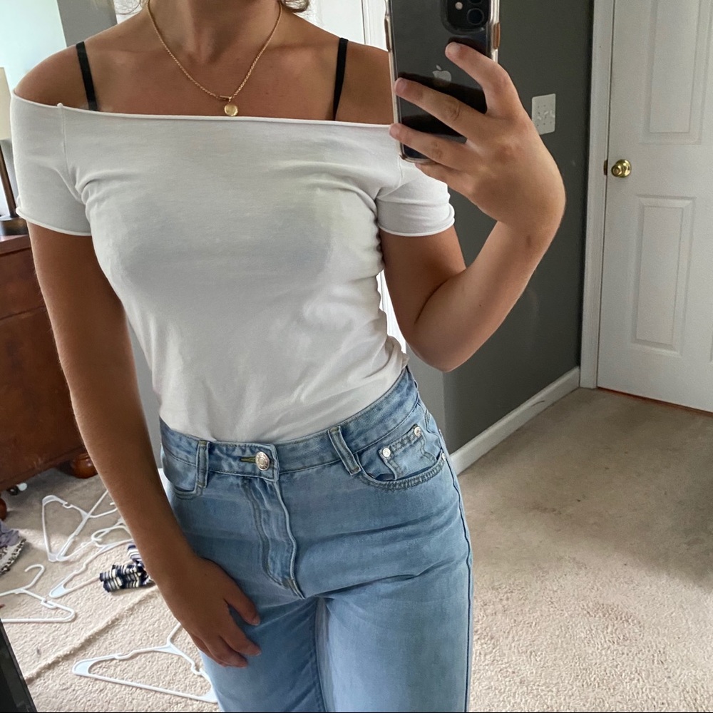 BRANDY MELVILLE white off the shoulder top
